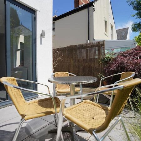 Spacious 4 Bedroom Character Home In Pontcanna Кардиф Екстериор снимка