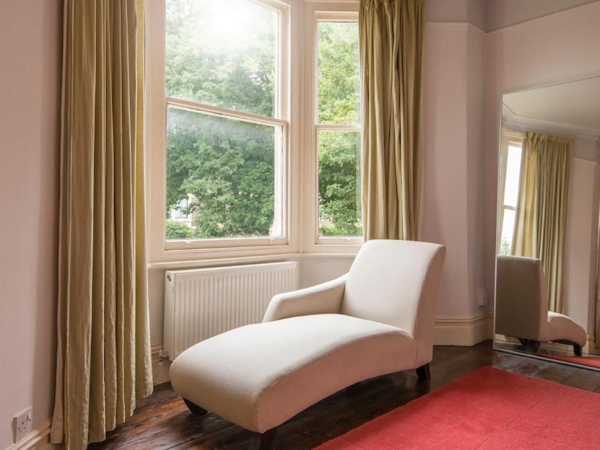 Spacious 4 Bedroom Character Home In Pontcanna Кардиф Екстериор снимка